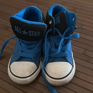 Kids converse